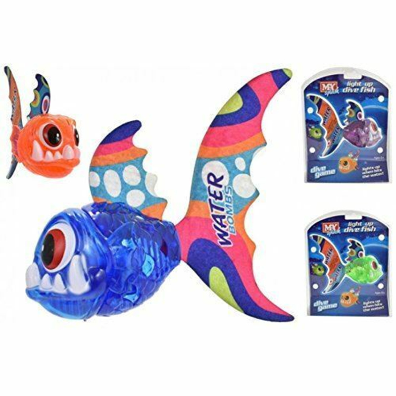 Light Up Dive Fish Underwater Swimming Pool Toy ~ One Supplied ~ Colour Varies